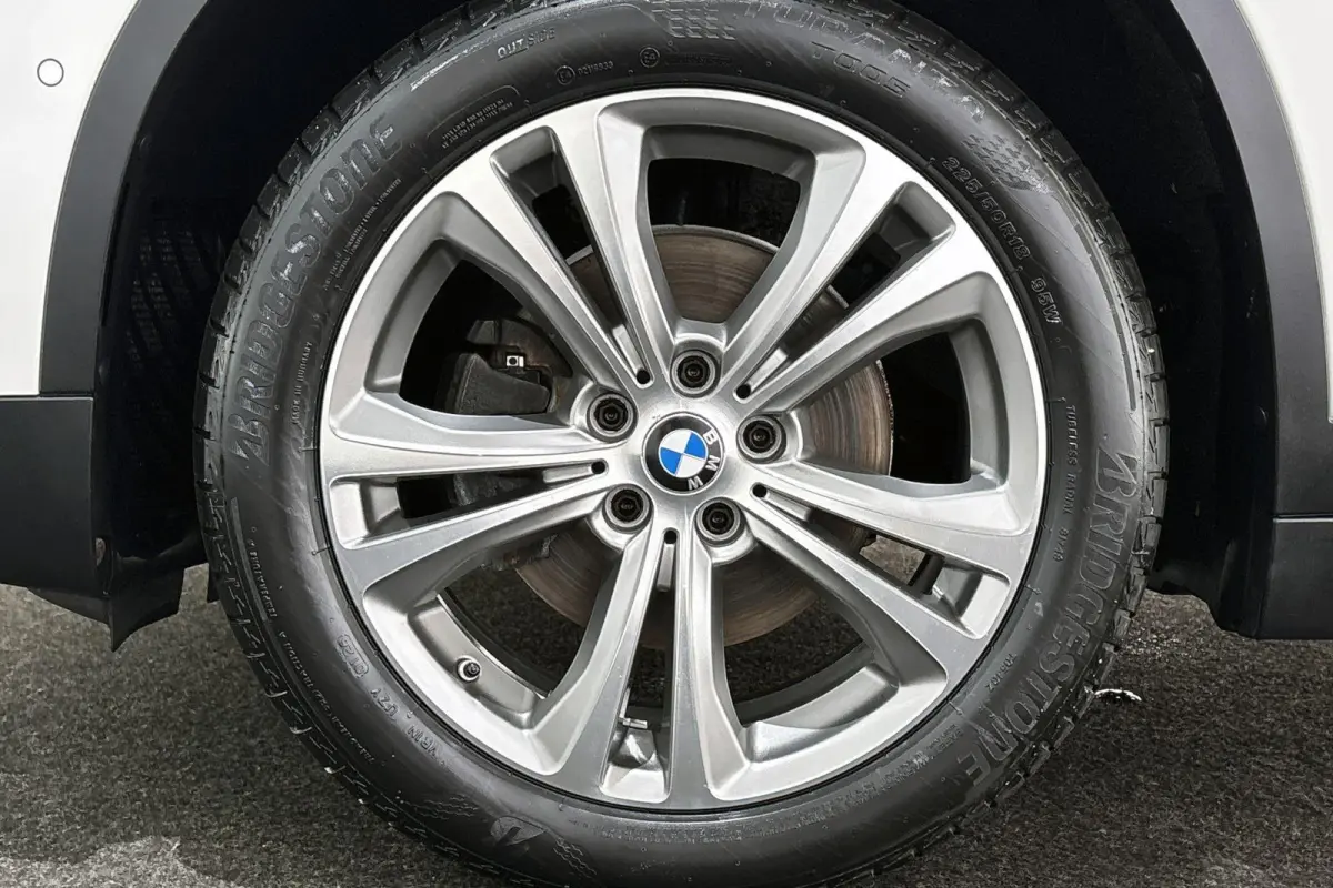 sDrive18i Executive Sport Line Panoramadak Trekhaak Groot Navi Stoelverwarming