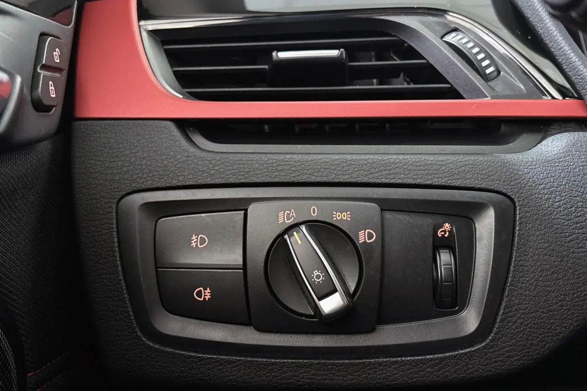 sDrive18i Executive Sport Line Panoramadak Trekhaak Groot Navi Stoelverwarming