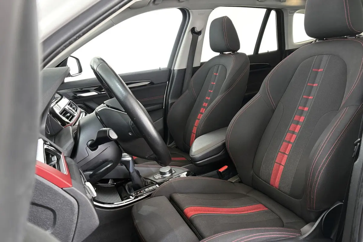 sDrive18i Executive Sport Line Panoramadak Trekhaak Groot Navi Stoelverwarming