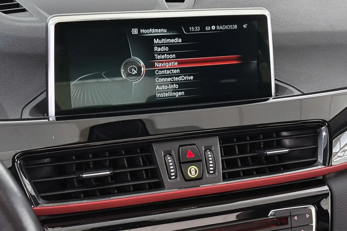 sDrive18i Executive Sport Line Panoramadak Trekhaak Groot Navi Stoelverwarming