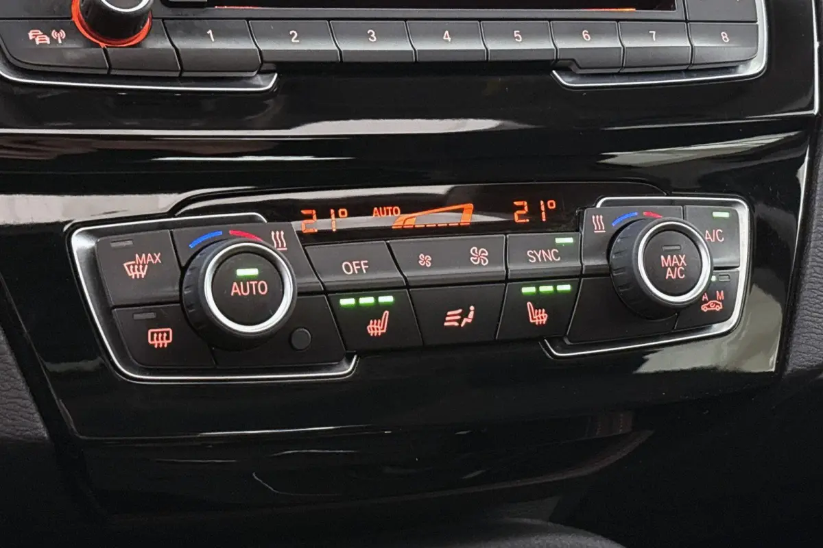 sDrive18i Executive Sport Line Panoramadak Trekhaak Groot Navi Stoelverwarming