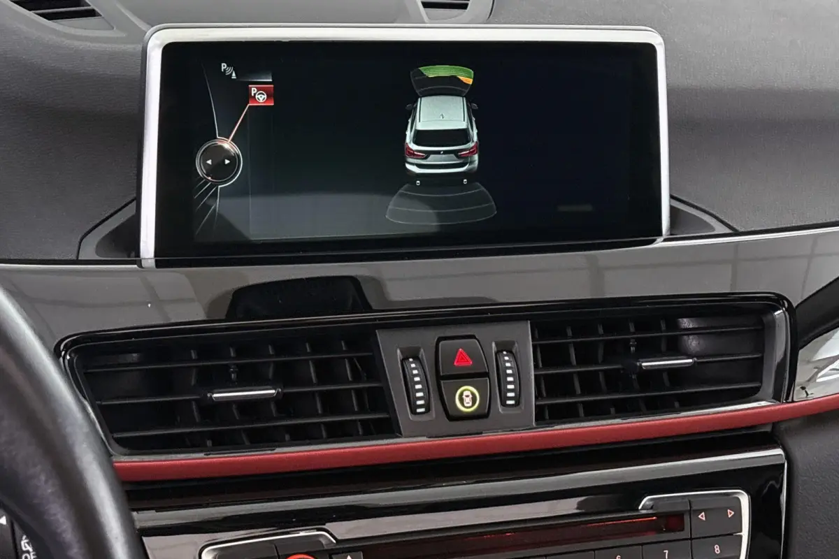 sDrive18i Executive Sport Line Panoramadak Trekhaak Groot Navi Stoelverwarming