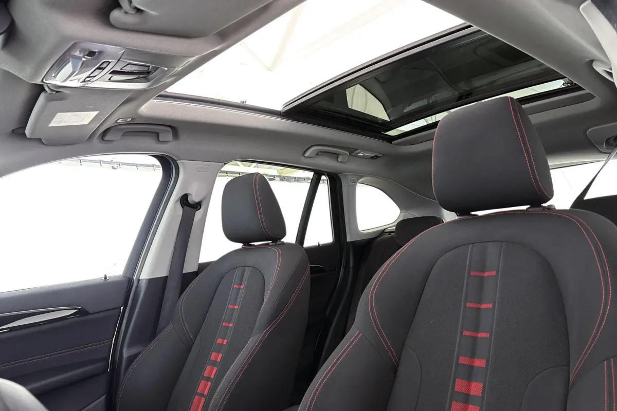 sDrive18i Executive Sport Line Panoramadak Trekhaak Groot Navi Stoelverwarming