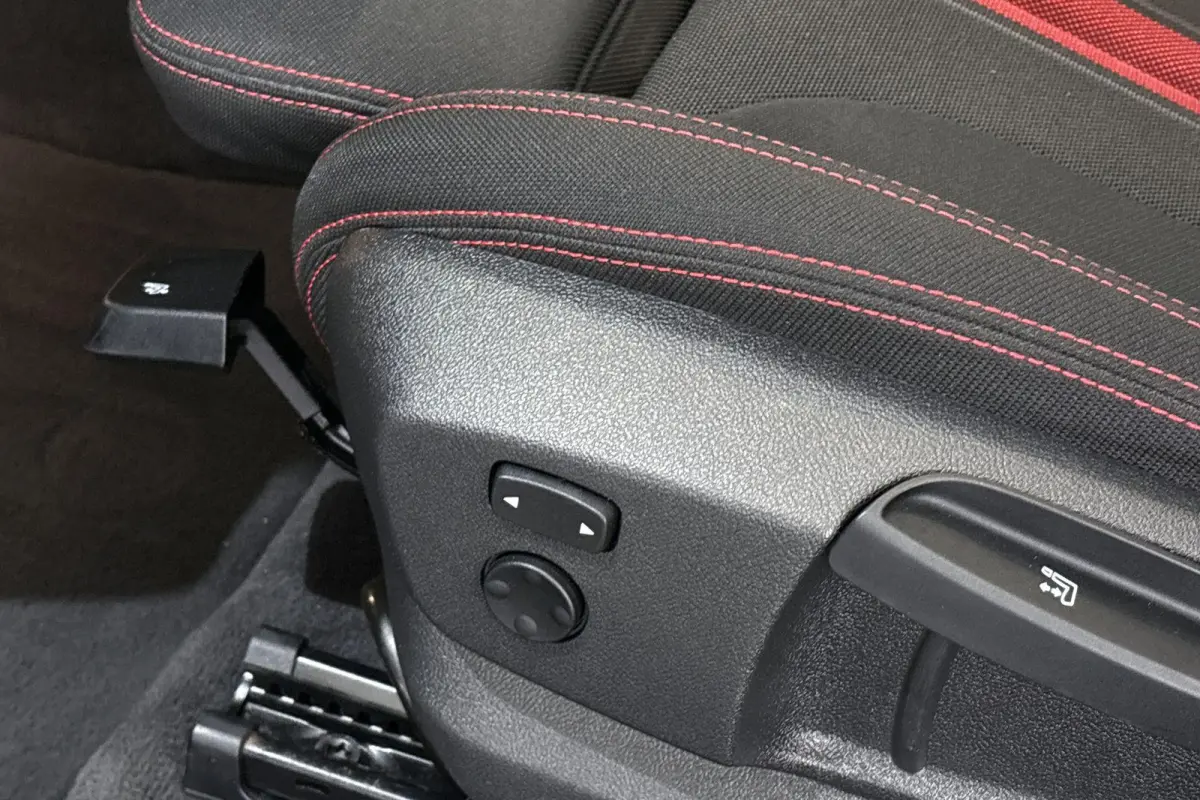 sDrive18i Executive Sport Line Panoramadak Trekhaak Groot Navi Stoelverwarming