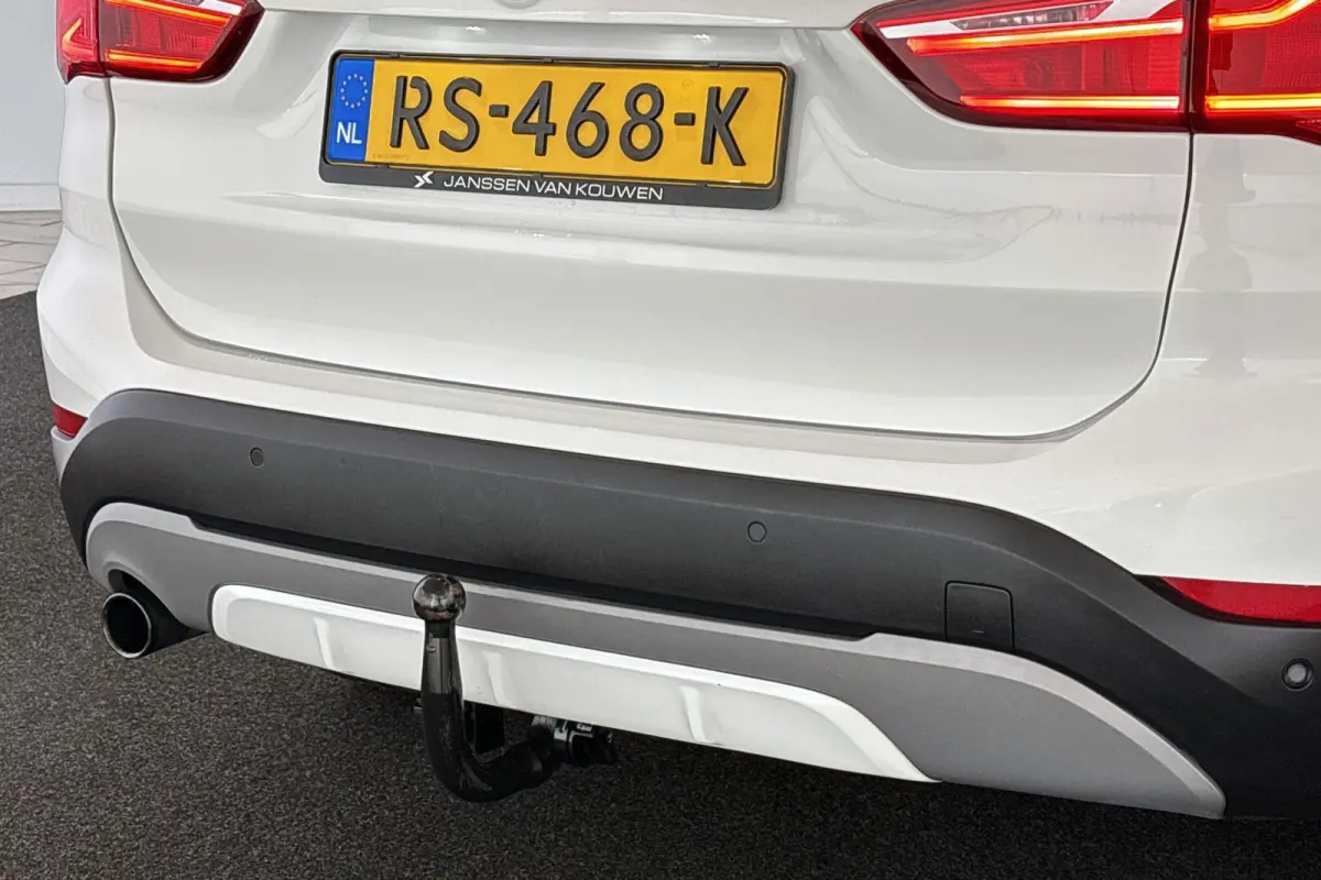 sDrive18i Executive Sport Line Panoramadak Trekhaak Groot Navi Stoelverwarming