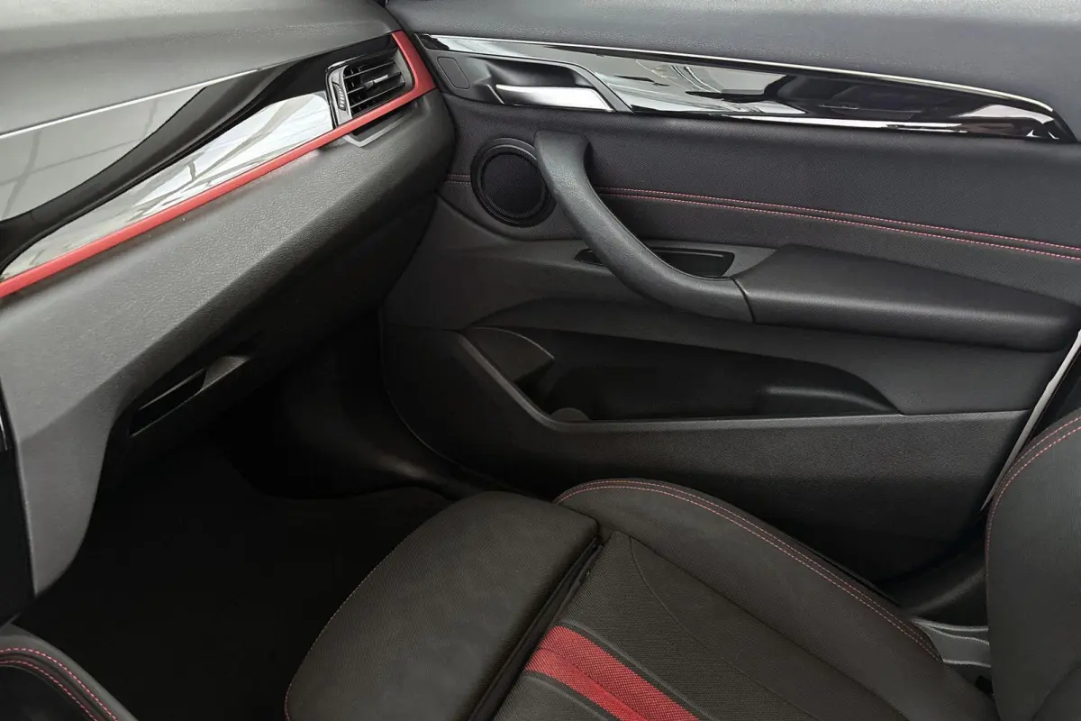 sDrive18i Executive Sport Line Panoramadak Trekhaak Groot Navi Stoelverwarming