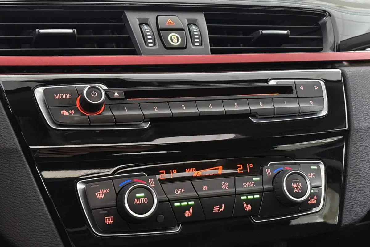 sDrive18i Executive Sport Line Panoramadak Trekhaak Groot Navi Stoelverwarming