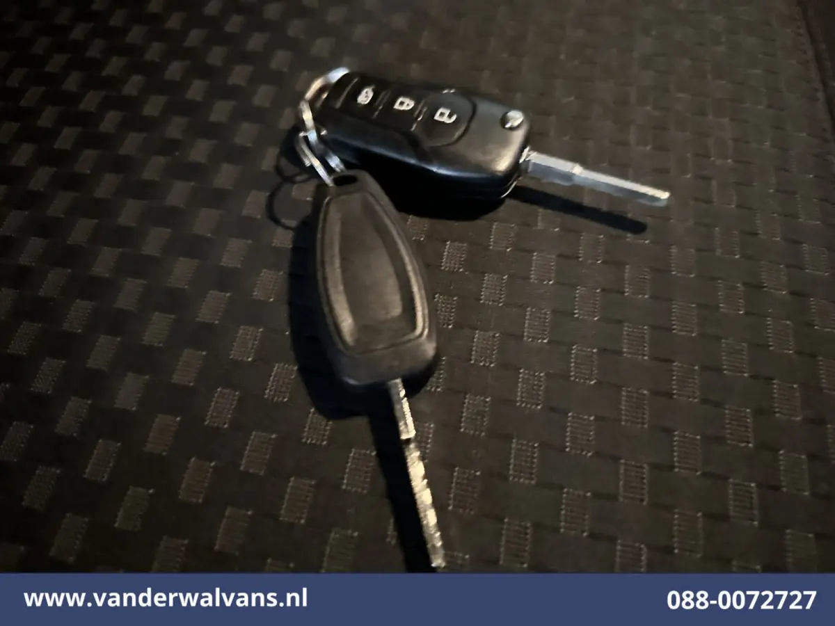 1.5 EcoBlue 120pk L2H1 Euro6 Airco | Navigatie | Camera | Stoelverwarming | Apple Carplay Android auto, verwarmde voorruit, parkeersensoren