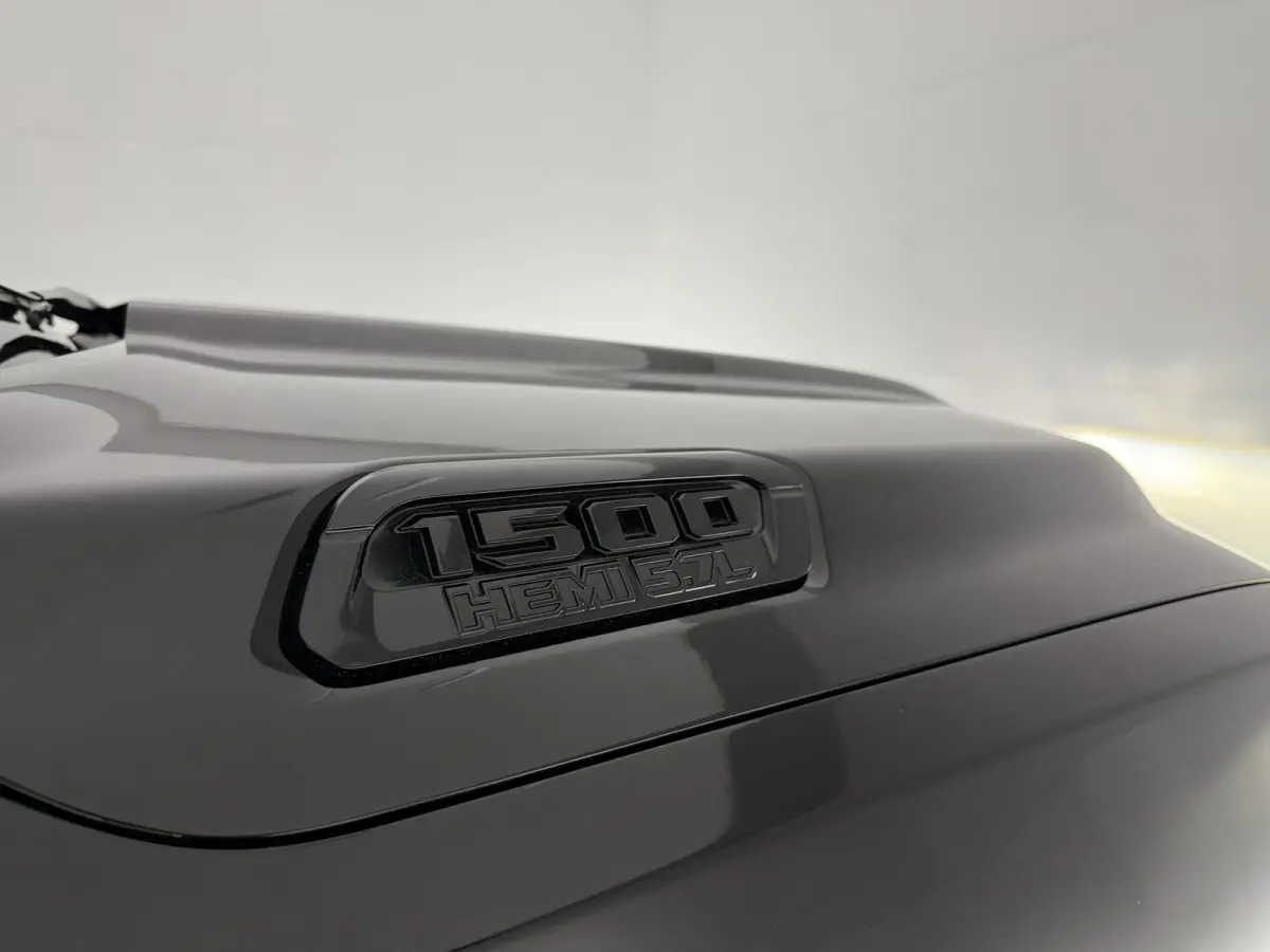 1500 HEMI 5.7 V8 4×4 Limited | Luchtvering | 22'' Fuel | Widebody | H/K | Pano | Carplay | Trekhaak