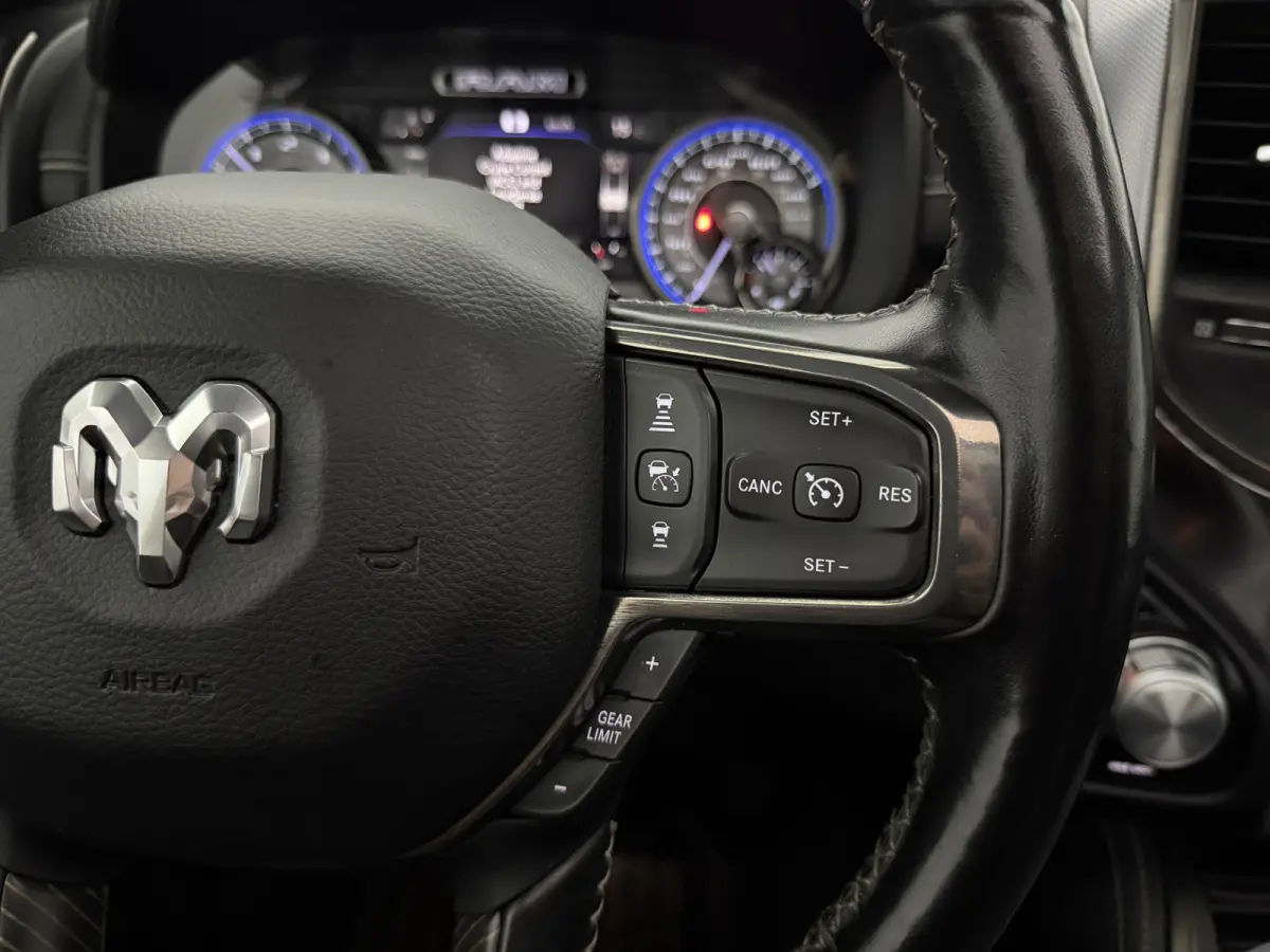 1500 HEMI 5.7 V8 4×4 Limited | Luchtvering | 22'' Fuel | Widebody | H/K | Pano | Carplay | Trekhaak