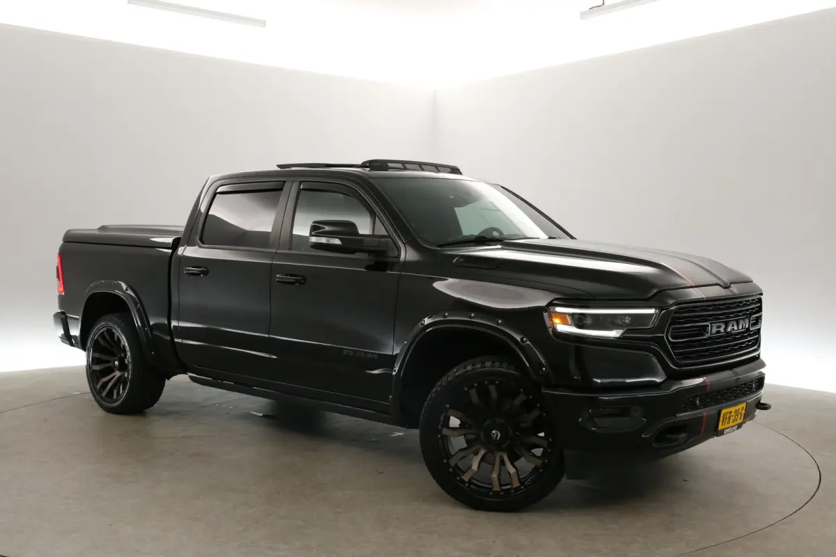 1500 HEMI 5.7 V8 4×4 Limited | Luchtvering | 22'' Fuel | Widebody | H/K | Pano | Carplay | Trekhaak