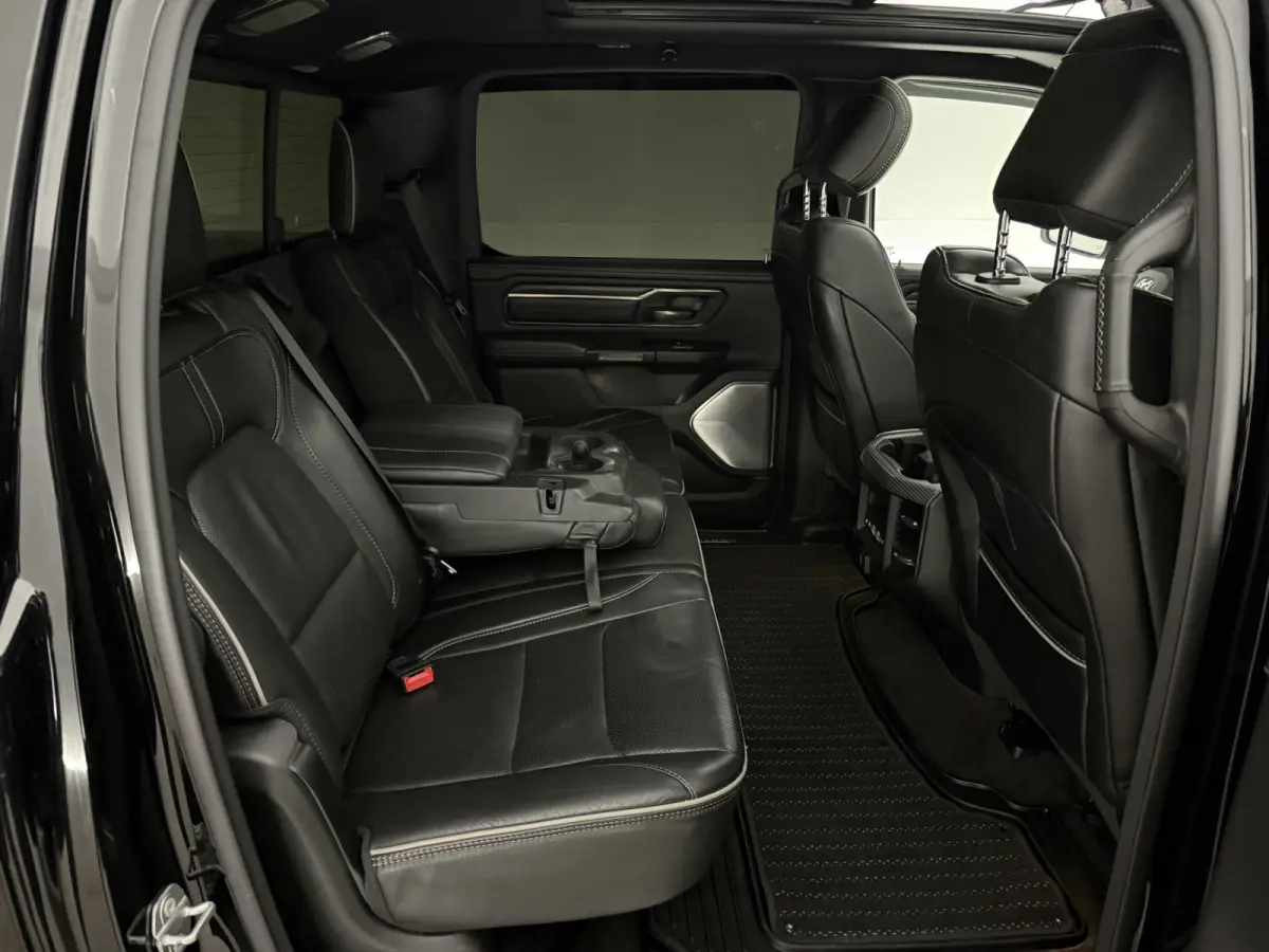 1500 HEMI 5.7 V8 4×4 Limited | Luchtvering | 22'' Fuel | Widebody | H/K | Pano | Carplay | Trekhaak
