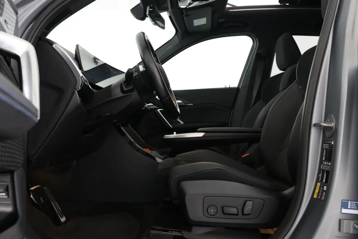 xDrive30e M-Sport | 1e Eigenaar! | SOH 95% | Open Dak | Trekhaak | Sfeerverlichting | harman/Kardon | LED | Memory | HUD | 360 Camera | Cruise | 20 '' Lichtmetalen Velgen