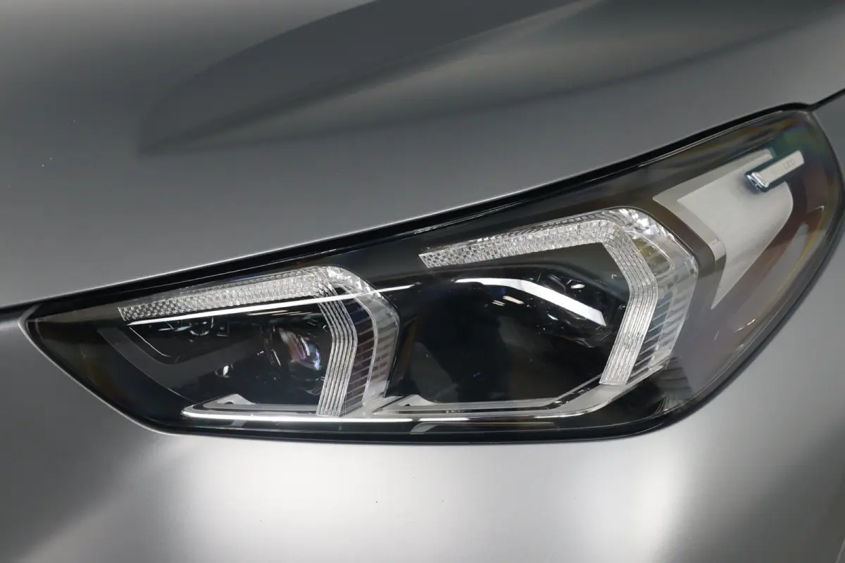 xDrive30e M-Sport | 1e Eigenaar! | SOH 95% | Open Dak | Trekhaak | Sfeerverlichting | harman/Kardon | LED | Memory | HUD | 360 Camera | Cruise | 20 '' Lichtmetalen Velgen