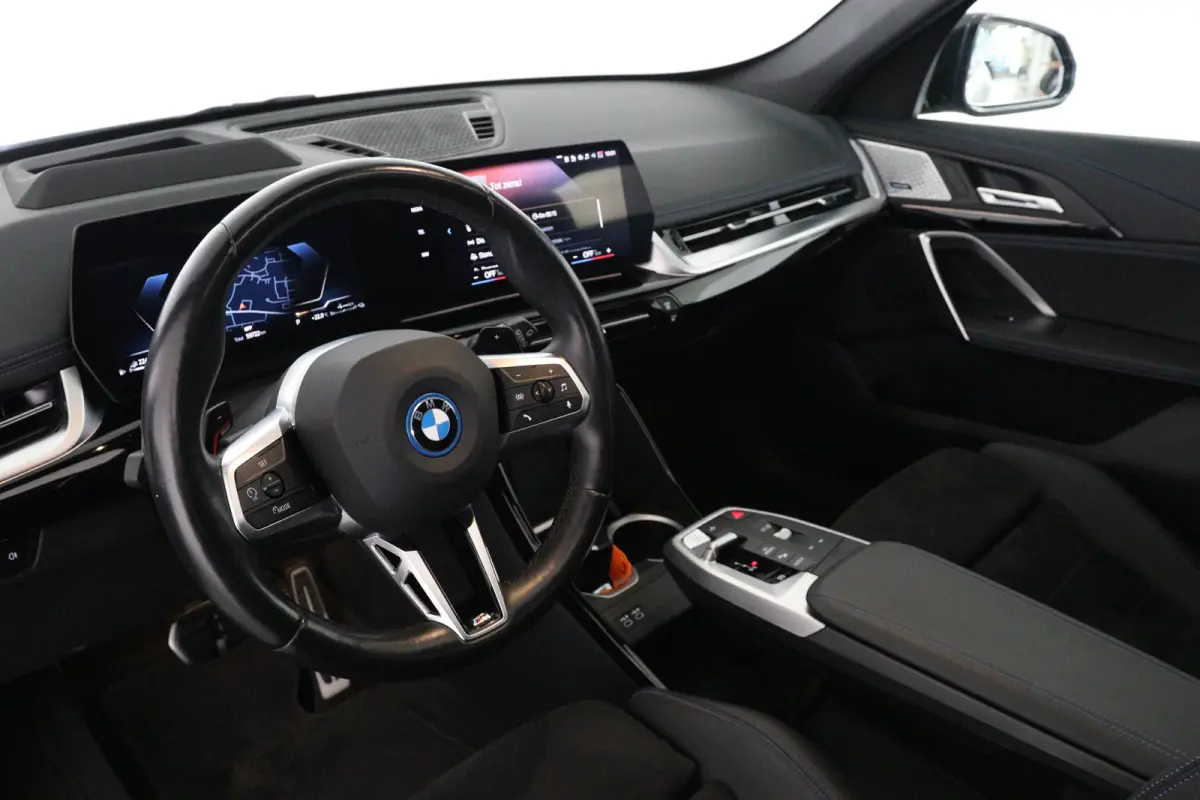 xDrive30e M-Sport | 1e Eigenaar! | SOH 95% | Open Dak | Trekhaak | Sfeerverlichting | harman/Kardon | LED | Memory | HUD | 360 Camera | Cruise | 20 '' Lichtmetalen Velgen