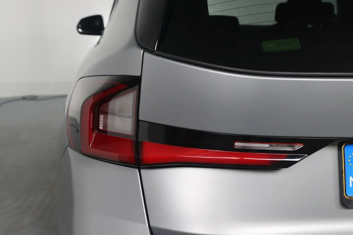 xDrive30e M-Sport | 1e Eigenaar! | SOH 95% | Open Dak | Trekhaak | Sfeerverlichting | harman/Kardon | LED | Memory | HUD | 360 Camera | Cruise | 20 '' Lichtmetalen Velgen