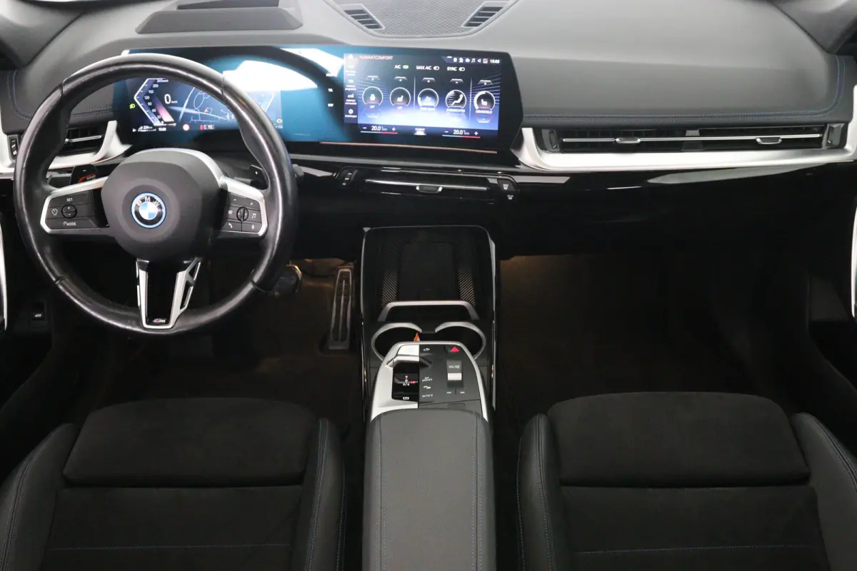 xDrive30e M-Sport | 1e Eigenaar! | SOH 95% | Open Dak | Trekhaak | Sfeerverlichting | harman/Kardon | LED | Memory | HUD | 360 Camera | Cruise | 20 '' Lichtmetalen Velgen