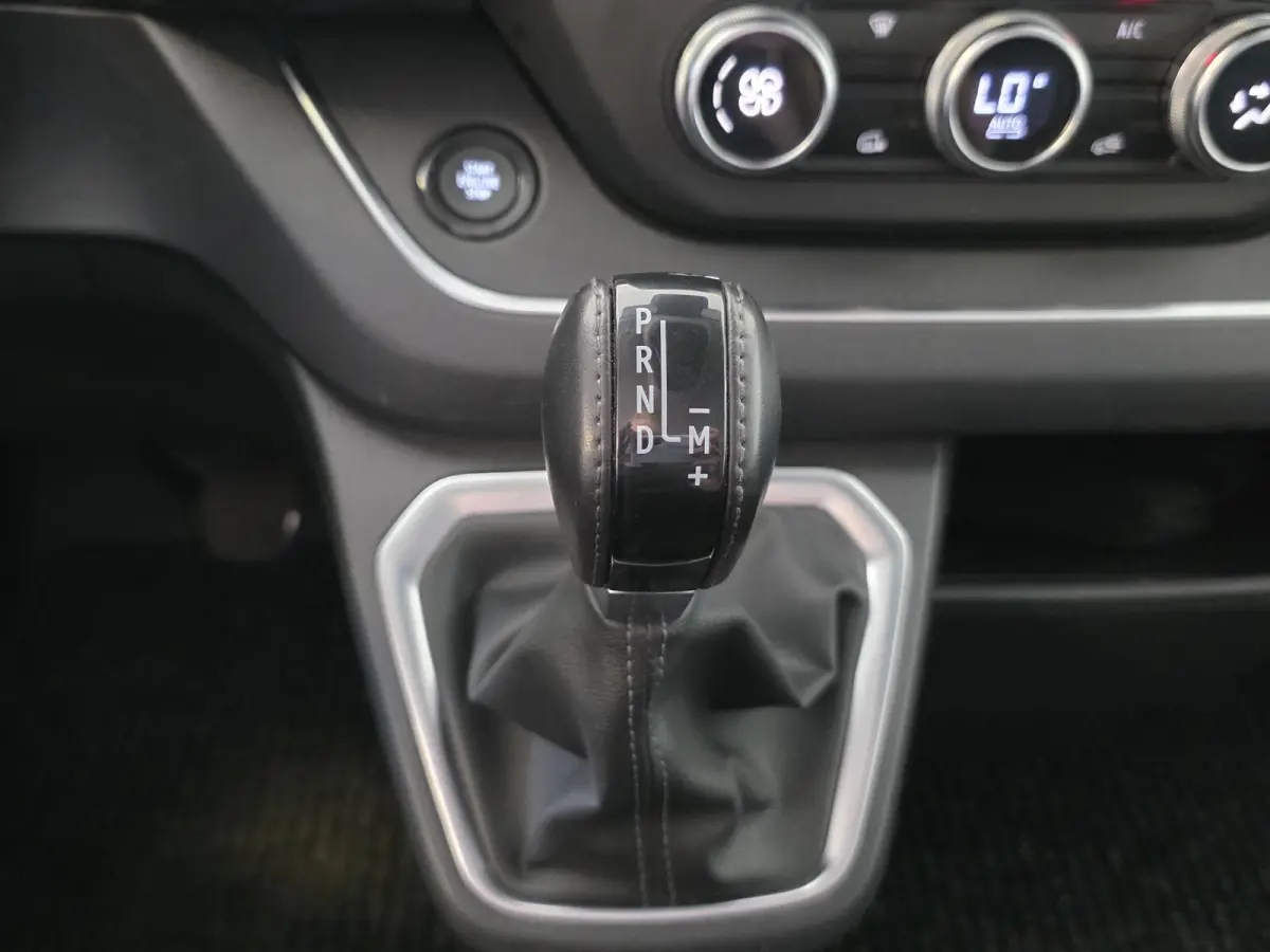 2.0 Blue dCi EDC 170 T29 L2H1 Extra DC | Automaat | Airco | Apple Carplay & Android Auto