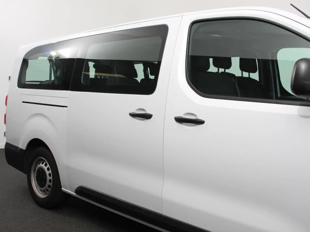 1.5 CDTI L3H1 9persoons PERSONENBUS Prijs is incl. BTW/BPM Climate control Cruise control Radio Apple Carplay/ Android Auto