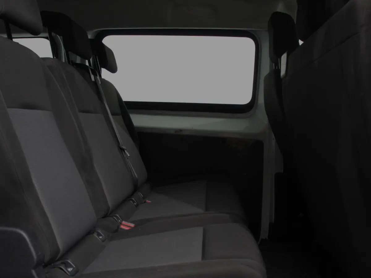 1.5 CDTI L3H1 9persoons PERSONENBUS Prijs is incl. BTW/BPM Climate control Cruise control Radio Apple Carplay/ Android Auto