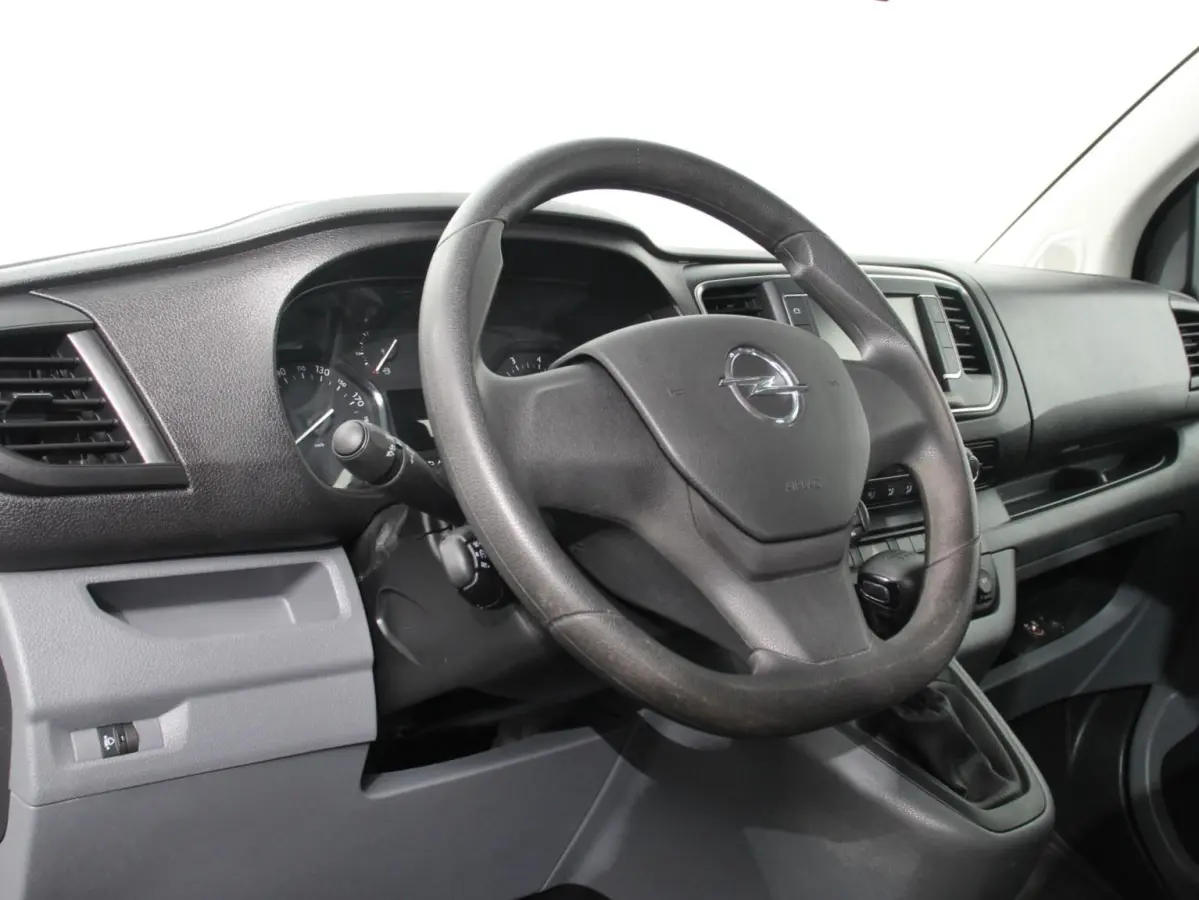 1.5 CDTI L3H1 9persoons PERSONENBUS Prijs is incl. BTW/BPM Climate control Cruise control Radio Apple Carplay/ Android Auto