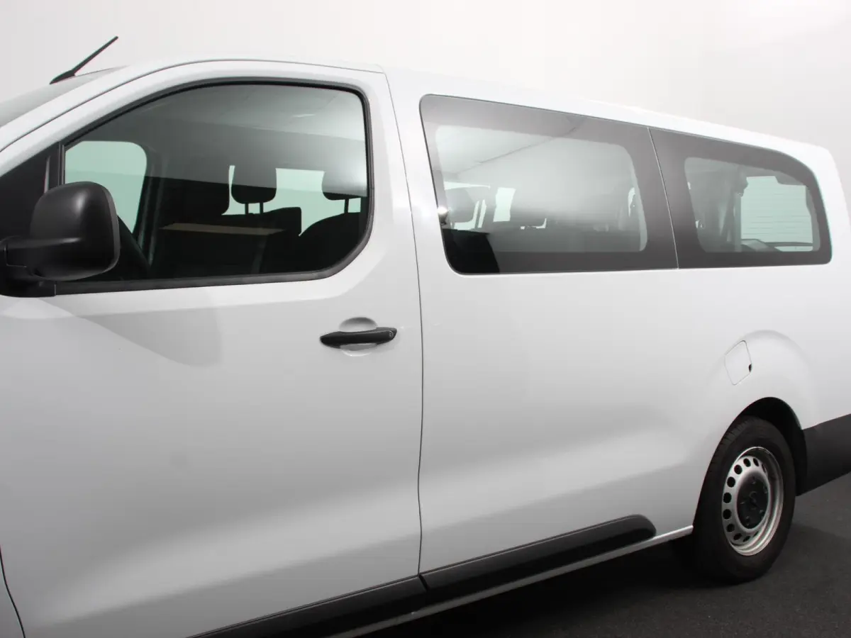 1.5 CDTI L3H1 9persoons PERSONENBUS Prijs is incl. BTW/BPM Climate control Cruise control Radio Apple Carplay/ Android Auto
