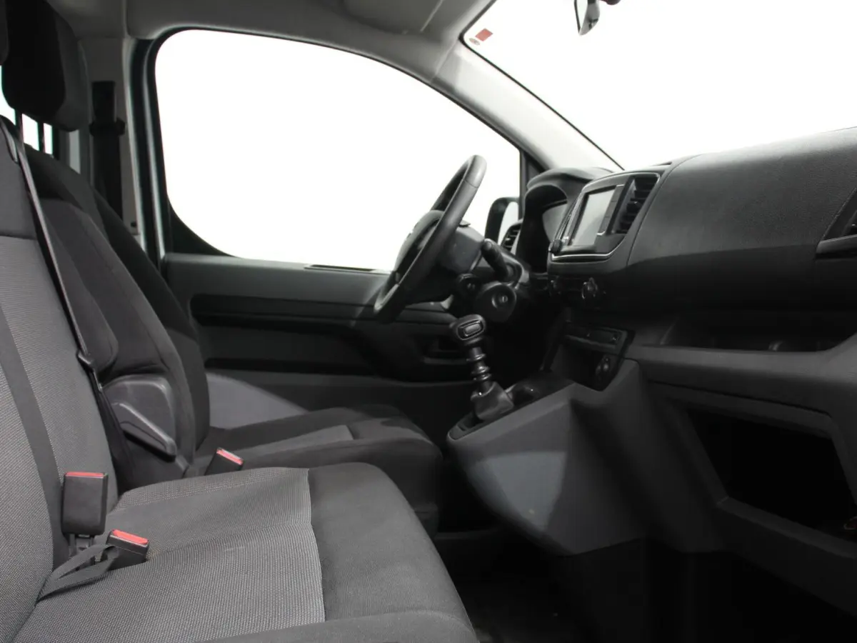 1.5 CDTI L3H1 9persoons PERSONENBUS Prijs is incl. BTW/BPM Climate control Cruise control Radio Apple Carplay/ Android Auto