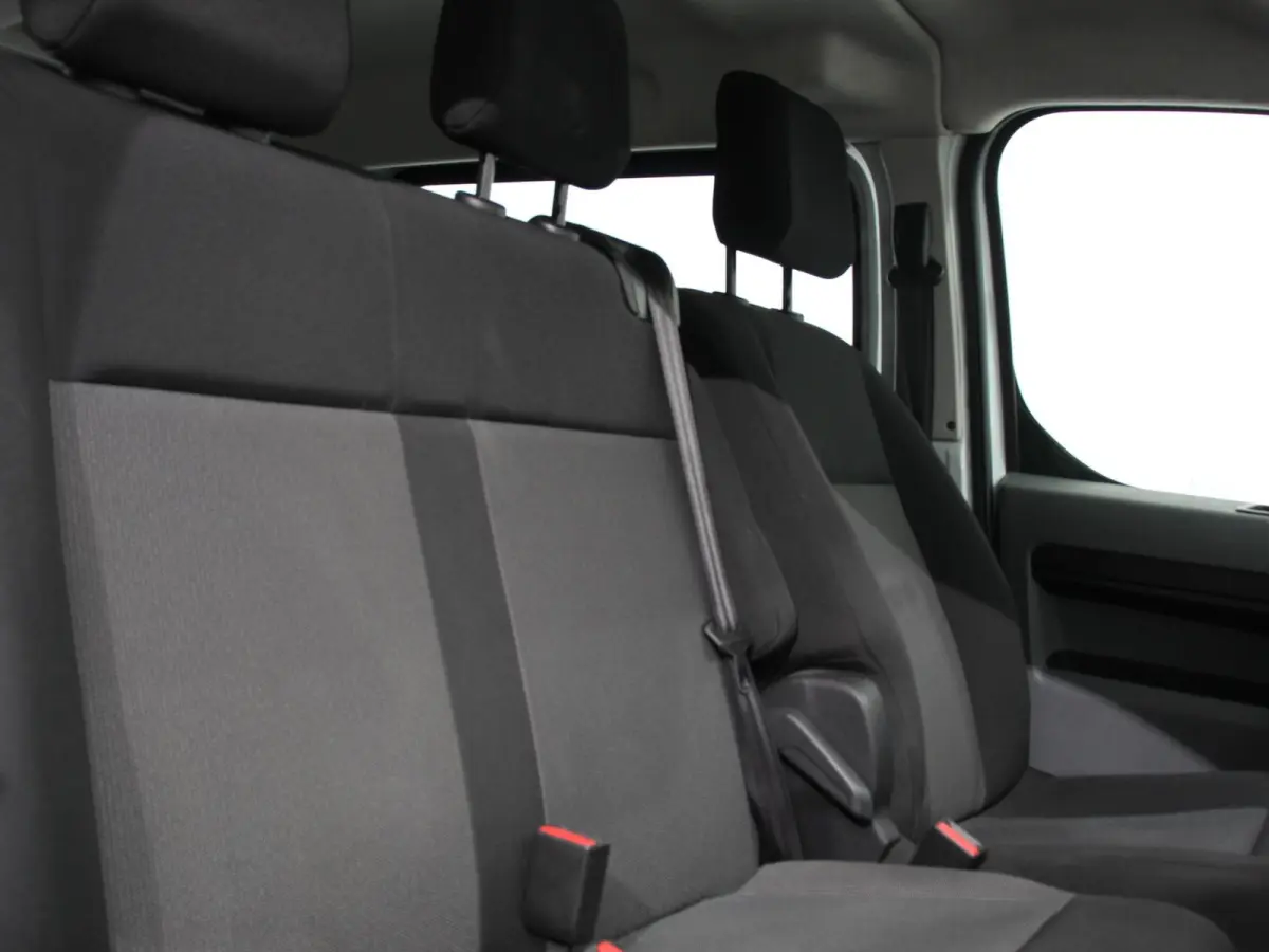 1.5 CDTI L3H1 9persoons PERSONENBUS Prijs is incl. BTW/BPM Climate control Cruise control Radio Apple Carplay/ Android Auto