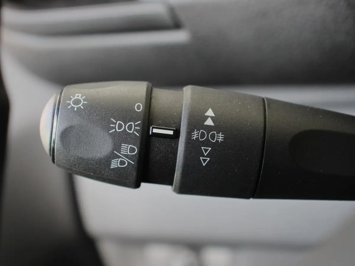 1.5 CDTI L3H1 9persoons PERSONENBUS Prijs is incl. BTW/BPM Climate control Cruise control Radio Apple Carplay/ Android Auto
