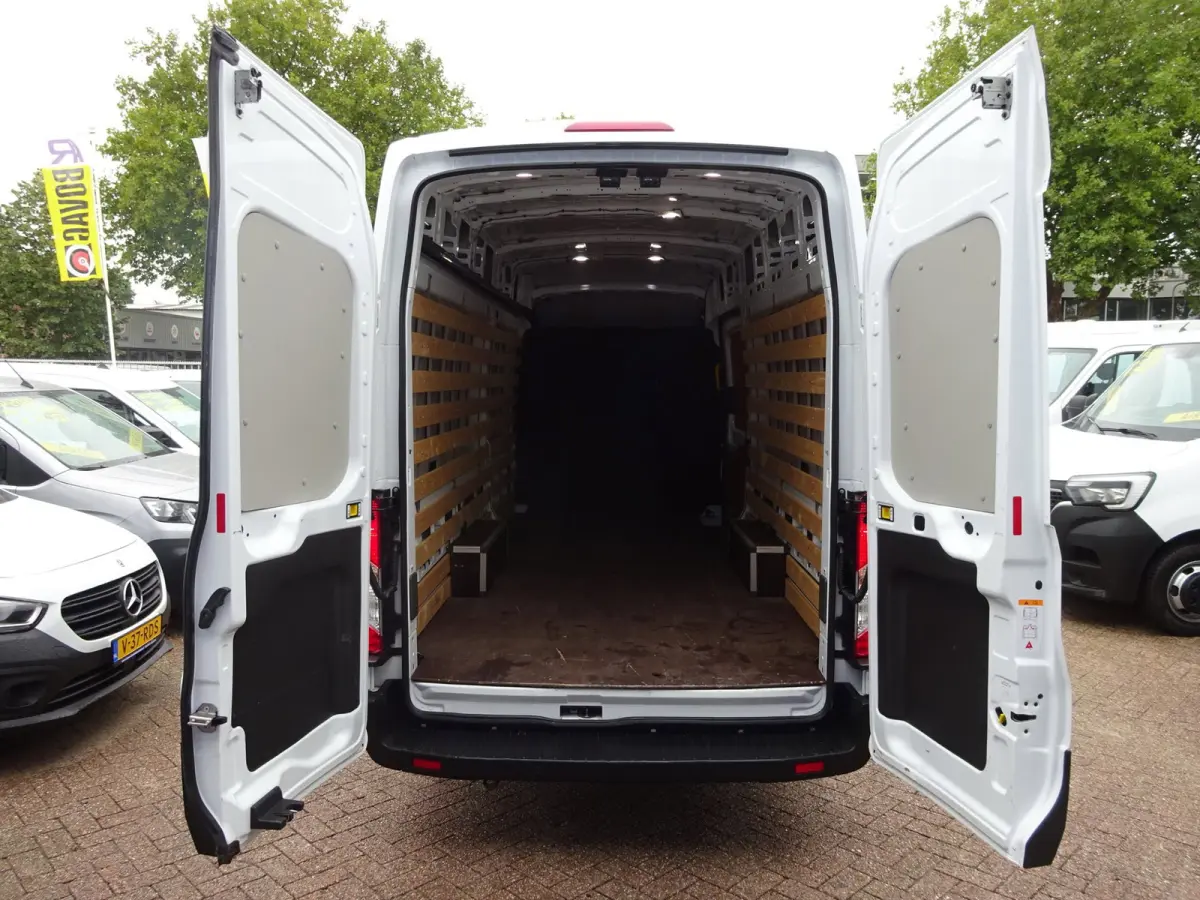350 2.0 TDCI L4H3 Trend RWD AIRCO 3 ZITPLAATSEN