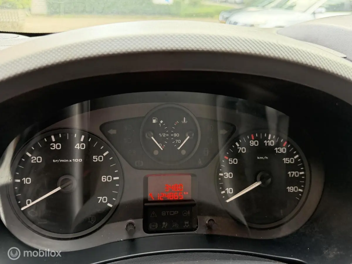 bestel 1.6 BlueHDI 100 Club Economy