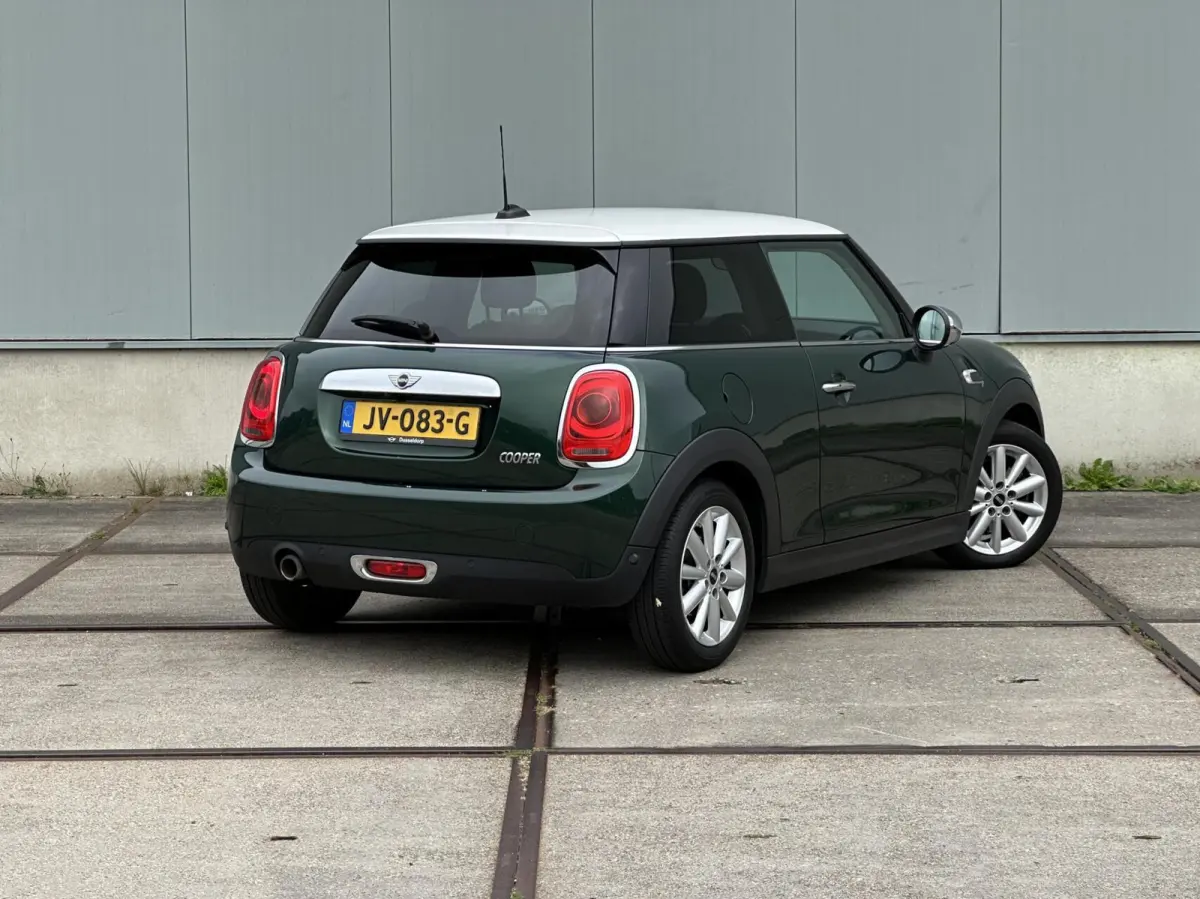 1.5 Cooper Chili Serious Business automaat!