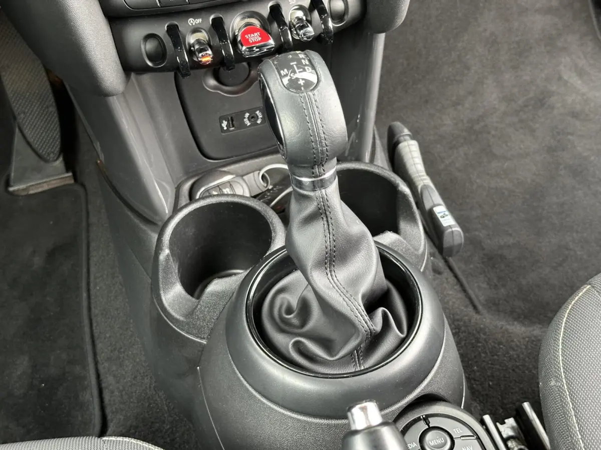 1.5 Cooper Chili Serious Business automaat!