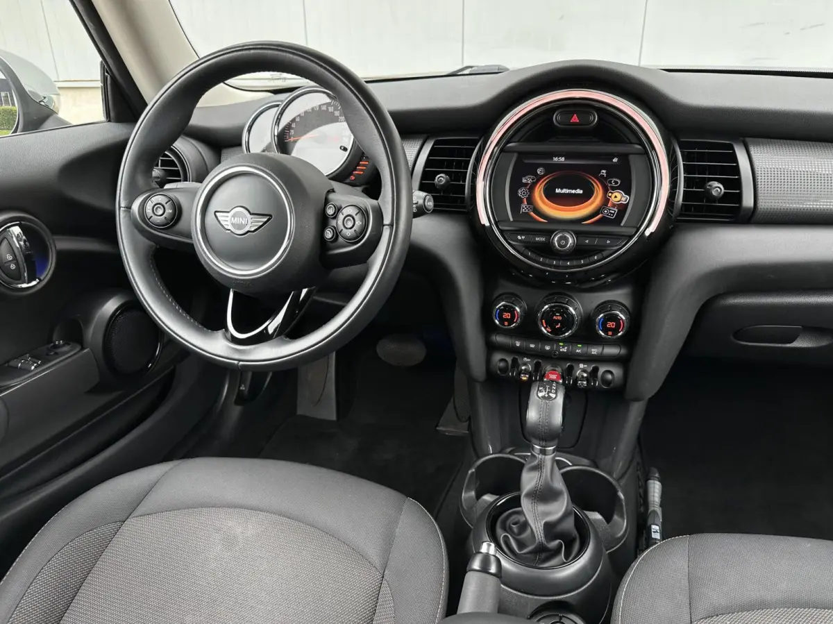 1.5 Cooper Chili Serious Business automaat!