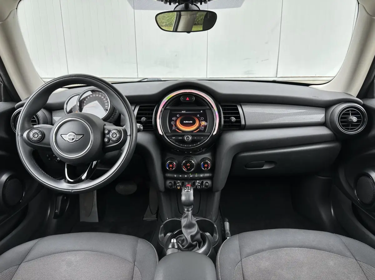 1.5 Cooper Chili Serious Business automaat!