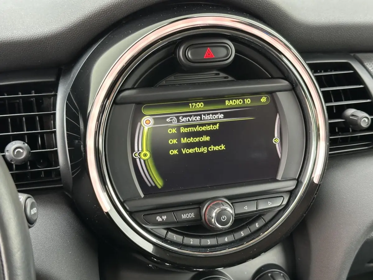 1.5 Cooper Chili Serious Business automaat!