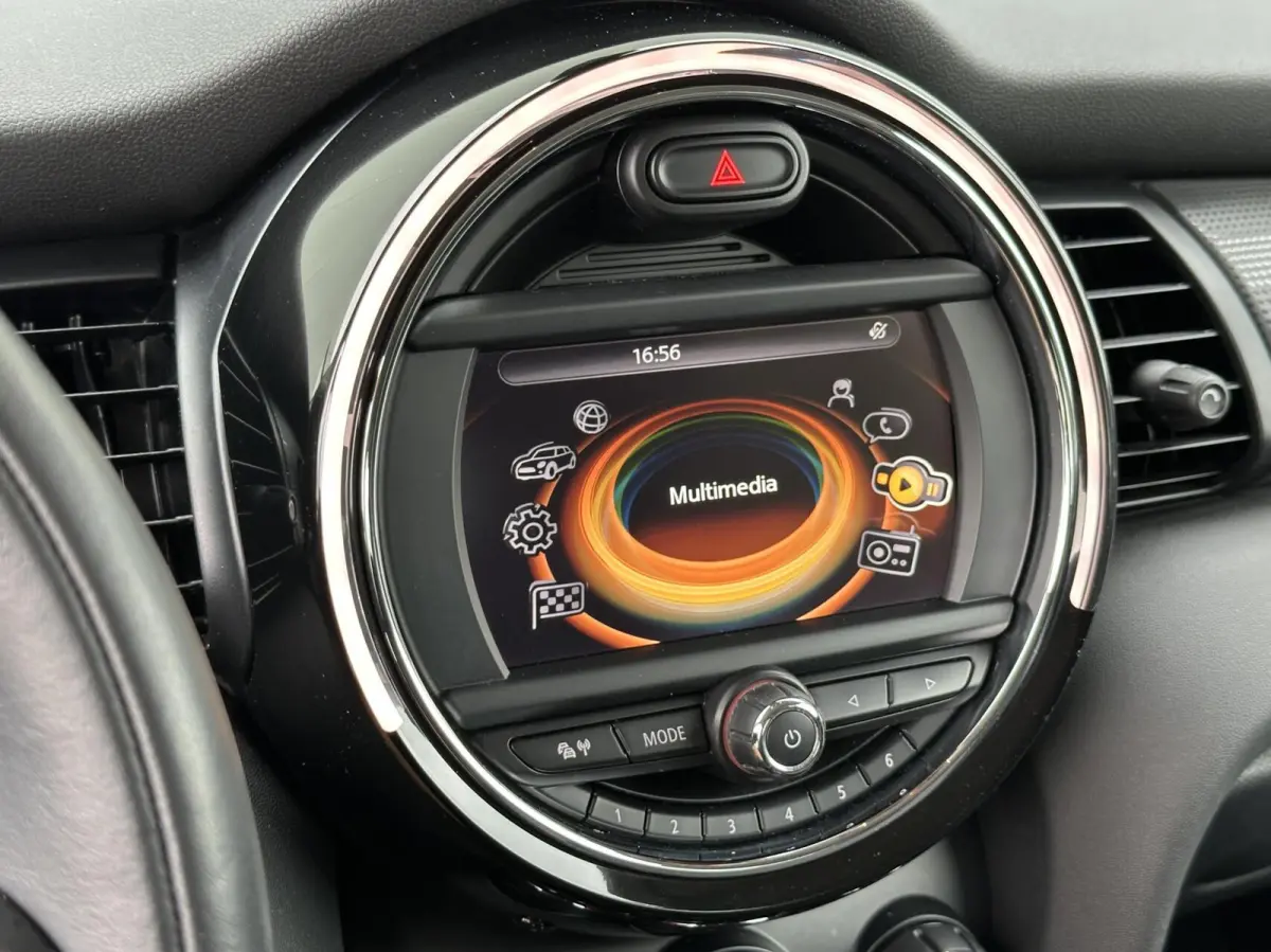 1.5 Cooper Chili Serious Business automaat!