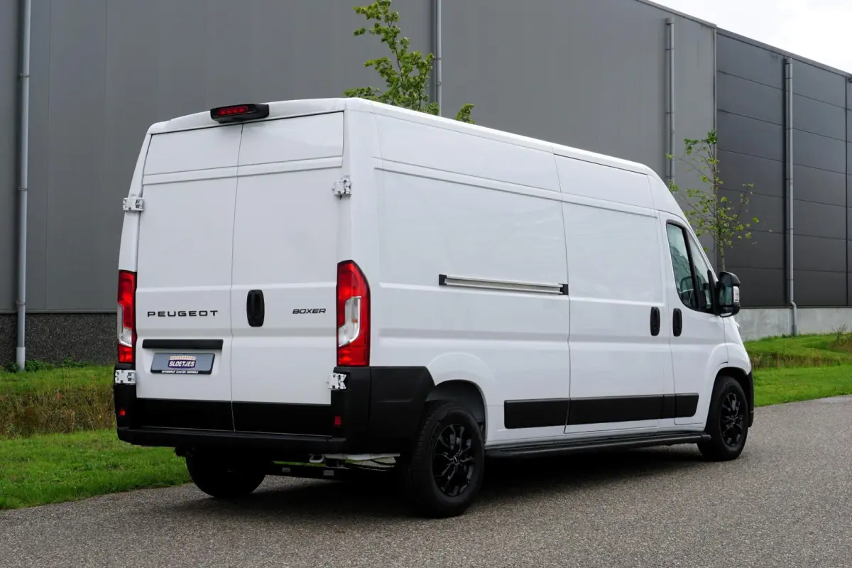 2.2 BlueHDi 140 L3H2 3.5t in Nieuwstaat |Mooie camperbasis met BPM voordeel |Automaat |Full-LED koplampen |Camera |Cruise |Navi |2e airbag |Leder stuur |Digitaal dashboard