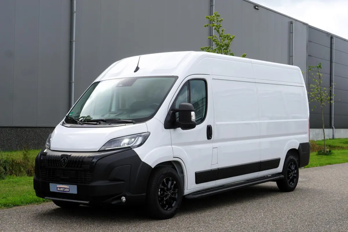 2.2 BlueHDi 140 L3H2 3.5t in Nieuwstaat |Mooie camperbasis met BPM voordeel |Automaat |Full-LED koplampen |Camera |Cruise |Navi |2e airbag |Leder stuur |Digitaal dashboard