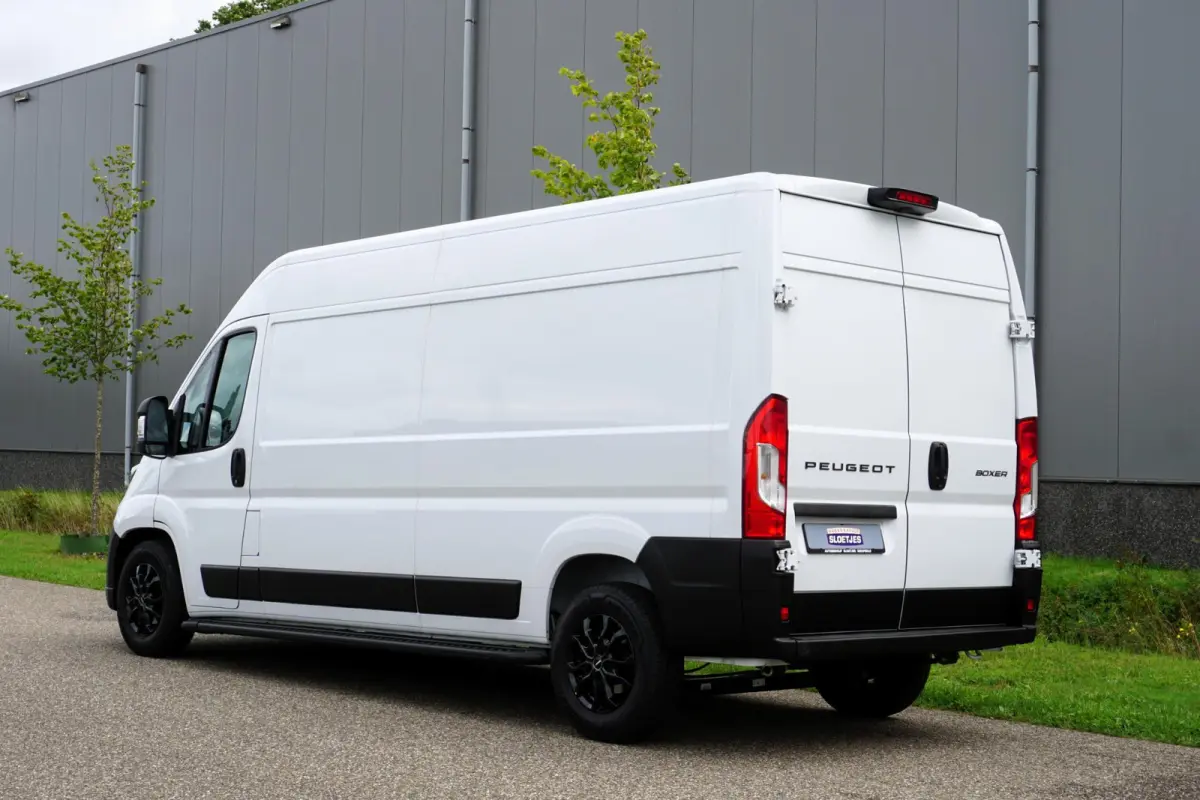 2.2 BlueHDi 140 L3H2 3.5t in Nieuwstaat |Mooie camperbasis met BPM voordeel |Automaat |Full-LED koplampen |Camera |Cruise |Navi |2e airbag |Leder stuur |Digitaal dashboard