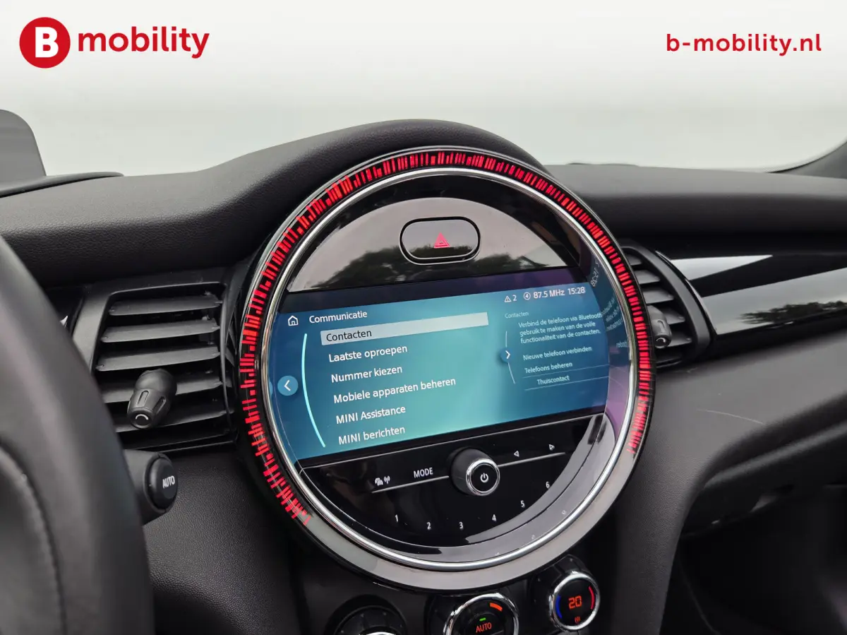 2.0 S Chili Serious Business Head-Up Harman/Kardon | Achteruitrijcamera | Apple CarPlay | Stoelverwarming | Navigatie