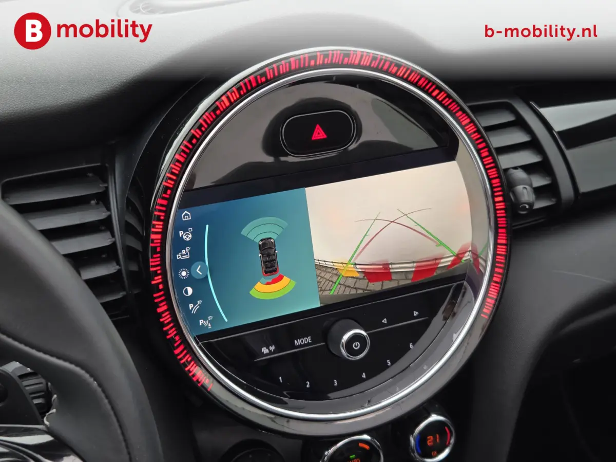 2.0 S Chili Serious Business Head-Up Harman/Kardon | Achteruitrijcamera | Apple CarPlay | Stoelverwarming | Navigatie