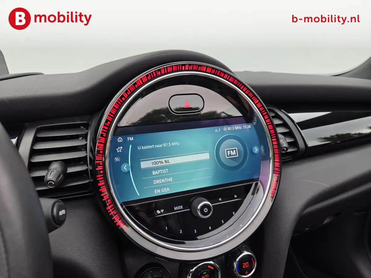 2.0 S Chili Serious Business Head-Up Harman/Kardon | Achteruitrijcamera | Apple CarPlay | Stoelverwarming | Navigatie