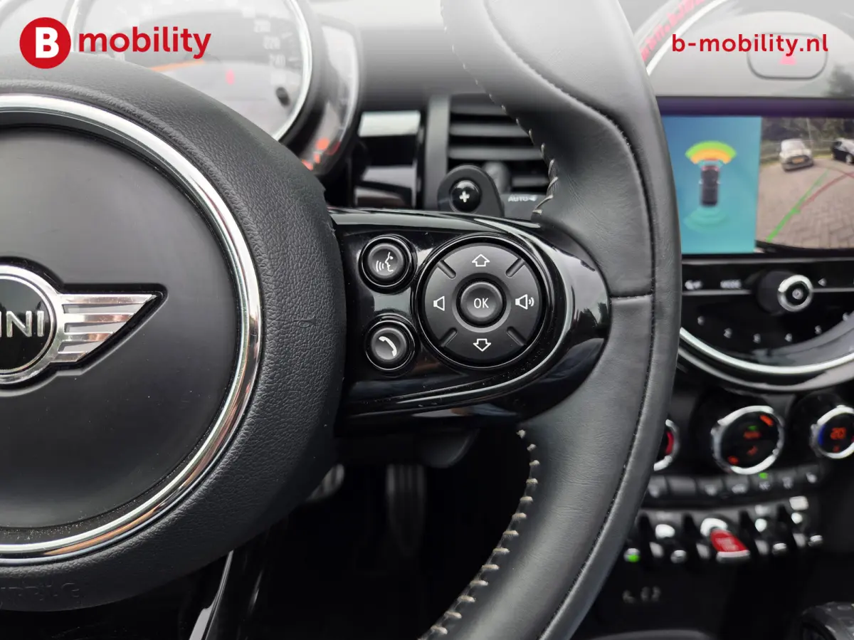 2.0 S Chili Serious Business Head-Up Harman/Kardon | Achteruitrijcamera | Apple CarPlay | Stoelverwarming | Navigatie