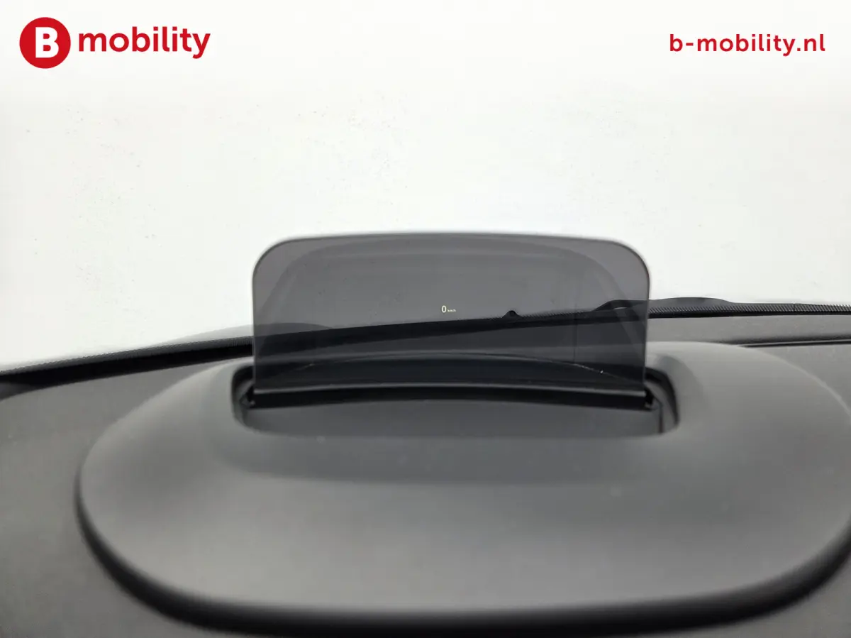 2.0 S Chili Serious Business Head-Up Harman/Kardon | Achteruitrijcamera | Apple CarPlay | Stoelverwarming | Navigatie