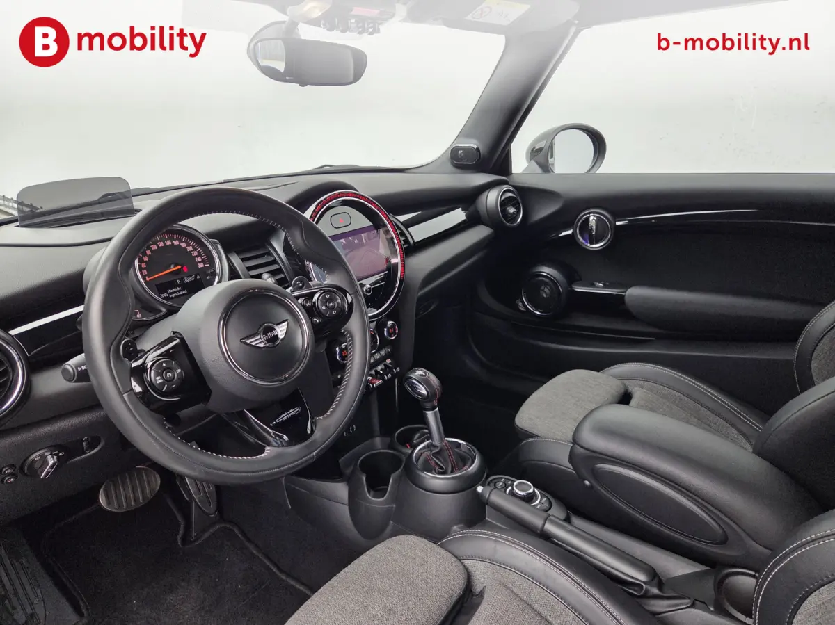 2.0 S Chili Serious Business Head-Up Harman/Kardon | Achteruitrijcamera | Apple CarPlay | Stoelverwarming | Navigatie