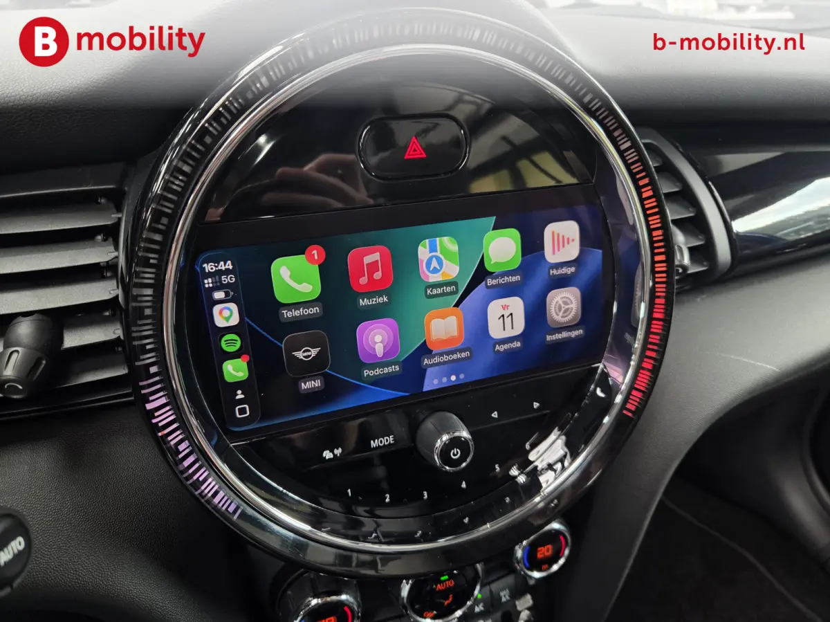 2.0 S Chili Serious Business Head-Up Harman/Kardon | Achteruitrijcamera | Apple CarPlay | Stoelverwarming | Navigatie