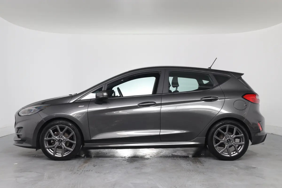 1.0 EcoBoost Hybrid ST-Line | 1e Eigenaar! | Dealer Onderhouden! | Trekhaak | Navi By App | Parkeersensoren | Cruise Control | Airco | LED | Lichtmetalen Velgen
