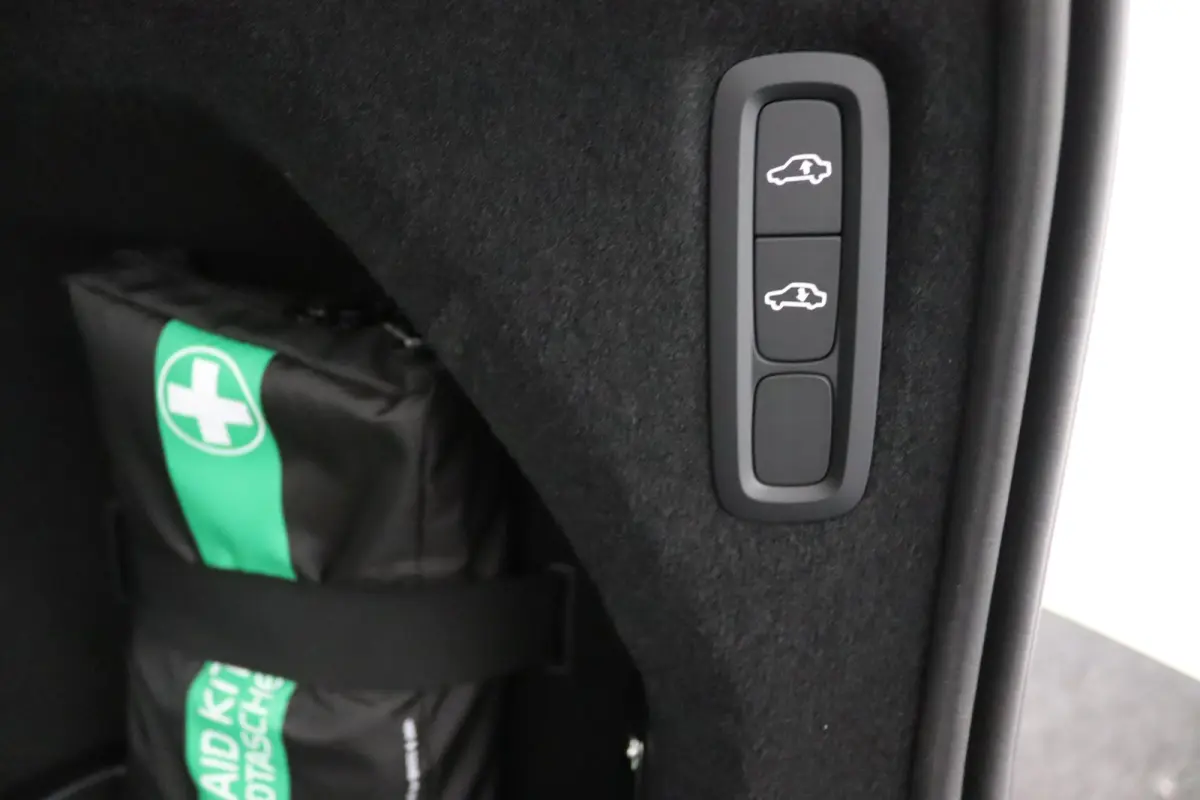 T8 Plug-in hybrid AWD Ultra Black Ed. Exec. | HEICO Edition | Bowers & Wilkins | Luchtvering  | Massage |