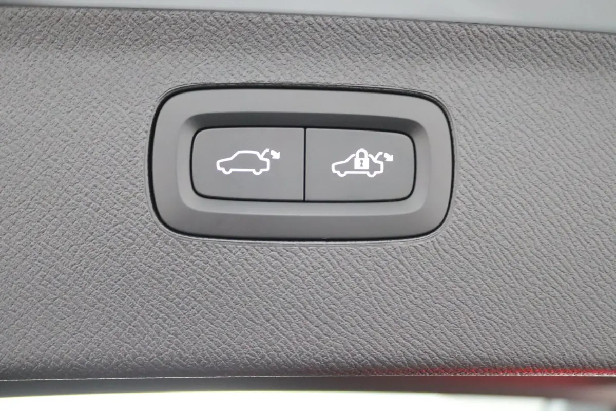 T8 Plug-in hybrid AWD Ultra Black Ed. Exec. | HEICO Edition | Bowers & Wilkins | Luchtvering  | Massage |